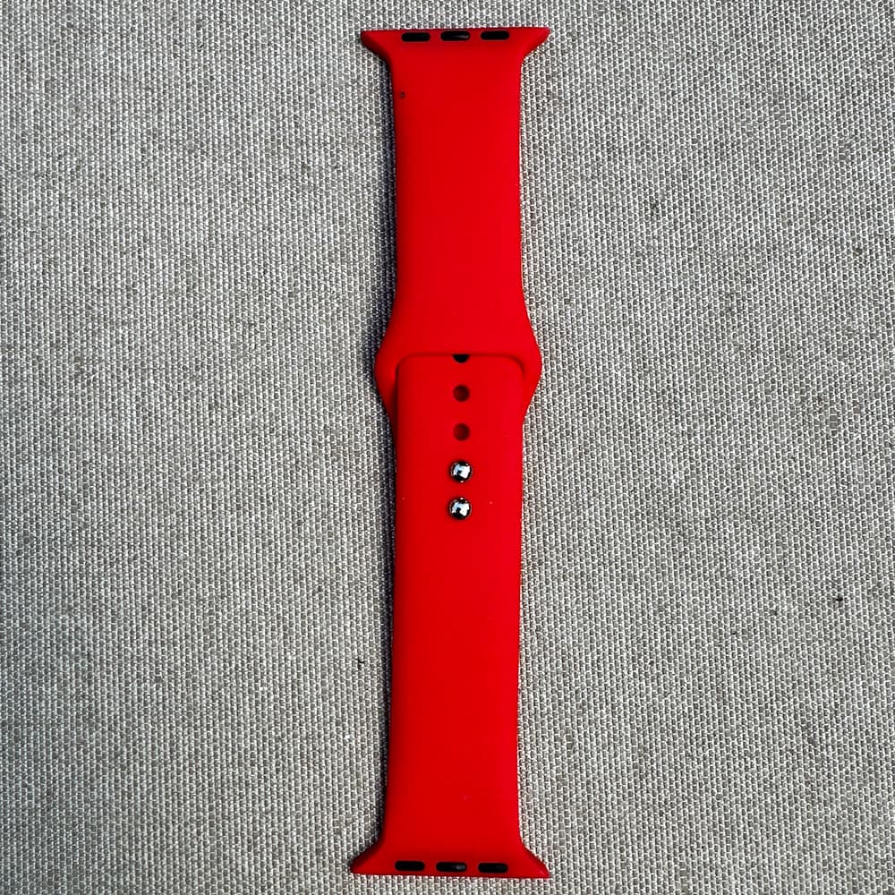 Ремінець силіконовий для Apple Watch 2/3/4/4/5/6/7/8/9/9/SE 38/40/41мм з металевою кнопкою Red – фото, відгуки, характеристики в інтернет-магазині MoreKitov від продавця: MRK МРК| Купити в Україні: Києві, Харкові, Львові