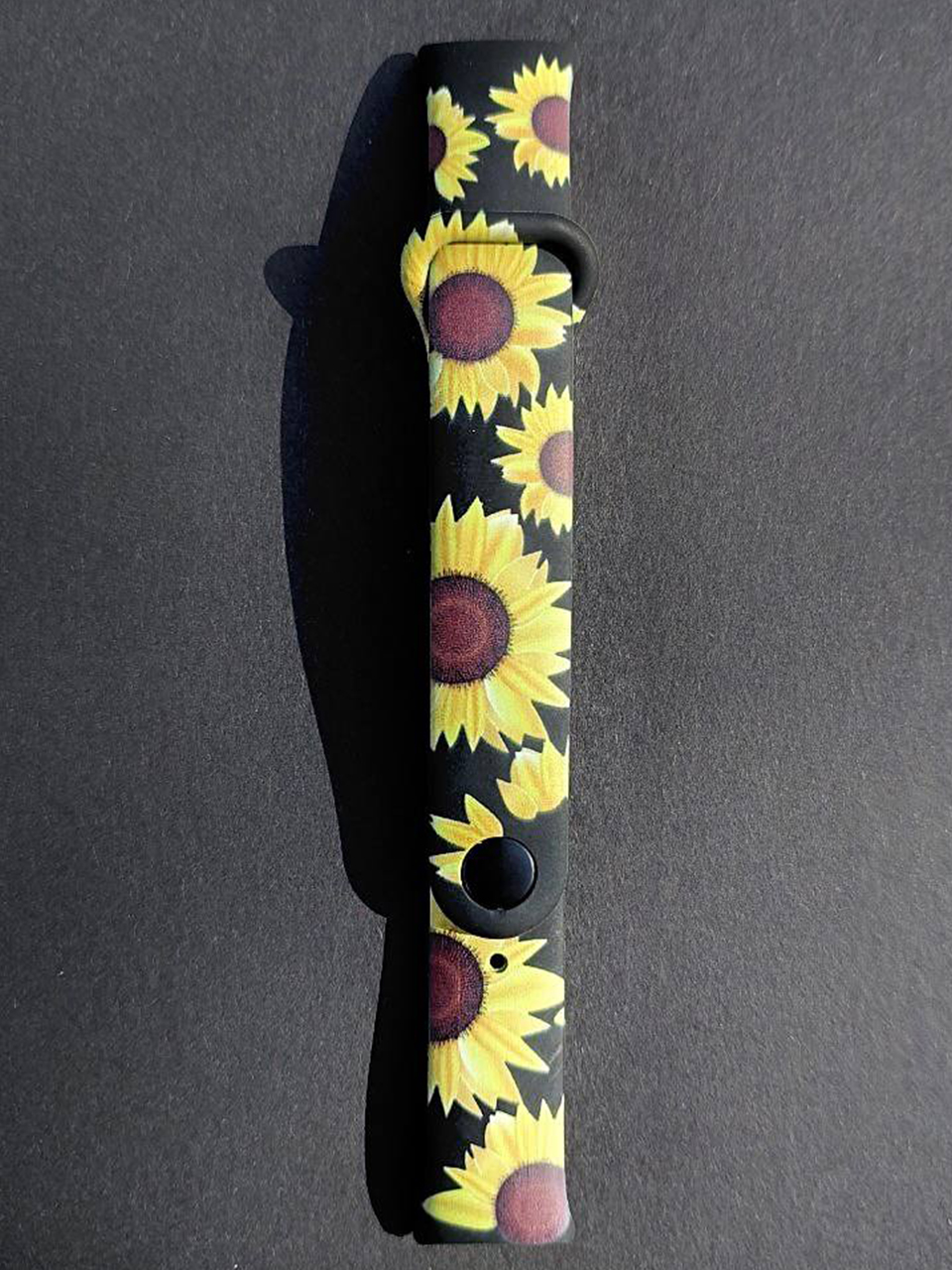 Силіконовий ремінець Original Design MiJobs для фітнесу браслета Xiaomi Mi Band 8/9 Yellow Sunflowers з металевим кріпленням + металева кнопка – фото, відгуки, характеристики в інтернет-магазині MoreKitov від продавця: MRK МРК| Купити в Україні: Києві, Харкові, Львові 3 Силіконовий ремінець Original Design MiJobs для фітнесу браслета Xiaomi Mi Band 8/9 Yellow Sunflowers з металевим кріпленням + металева кнопка – фото, відгуки, характеристики в інтернет-магазині MoreKitov від продавця: MRK МРК| Купити в Україні: Києві, Харкові, Львові 3