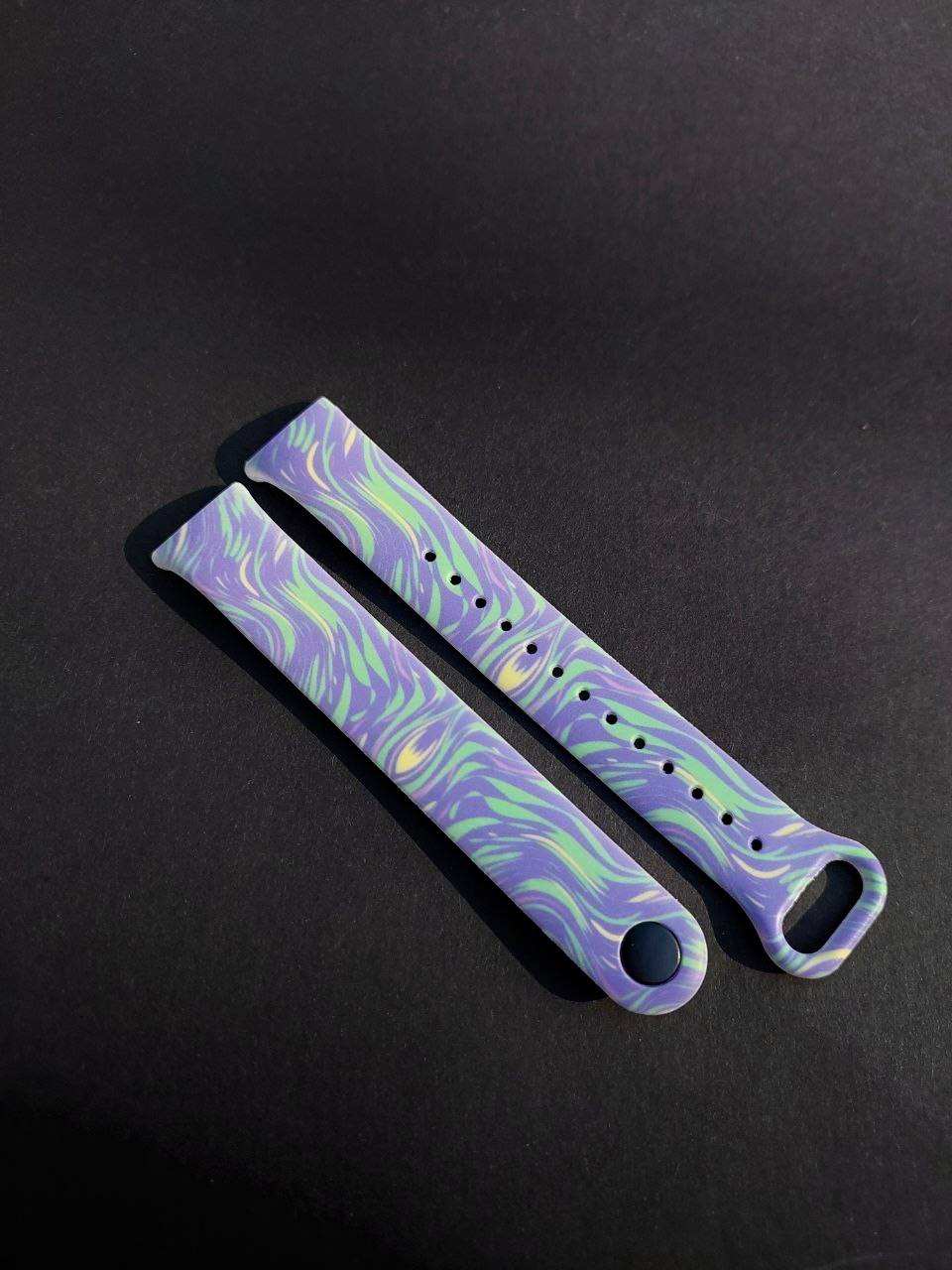 Силіконовий ремінець Original Design MiJobs для фітнесу браслета Xiaomi Mi Band 8/9 Purple Pattern з металевим кріпленням + металева кнопка 2 Силіконовий ремінець Original Design MiJobs для фітнесу браслета Xiaomi Mi Band 8/9 Purple Pattern з металевим кріпленням + металева кнопка 2