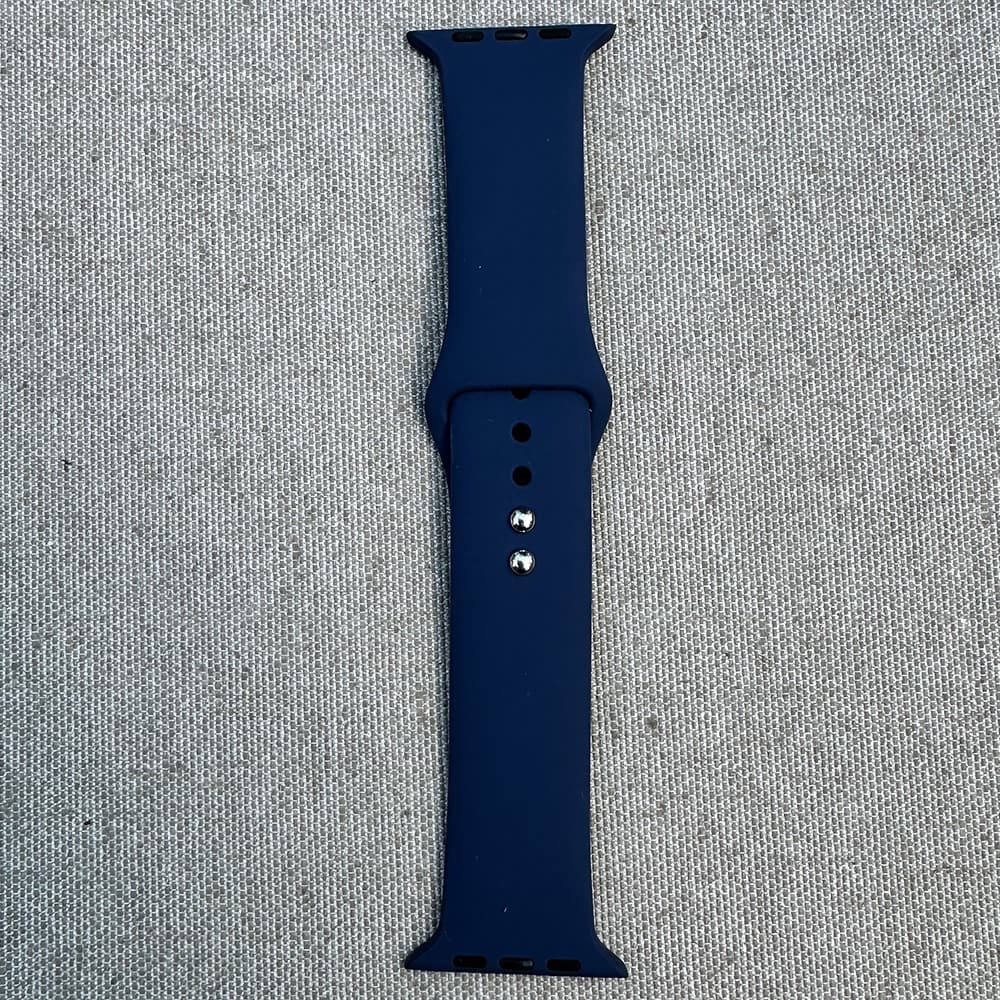 Ремінець силіконовий для Apple Watch 2/3/4/4/5/6/7/8/9/9/SE 38/40/41мм з металевою кнопкою Blue – фото, відгуки, характеристики в інтернет-магазині MoreKitov від продавця: MRK МРК| Купити в Україні: Києві, Харкові, Львові