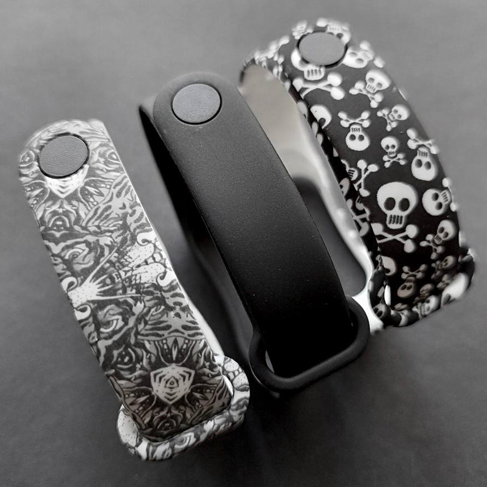 Комплект силіконових ремінців MRK Black and White Set для фітнес браслета Xiaomi Mi Band 3/4 три ремінці + металеві кнопки – фото, відгуки, характеристики в інтернет-магазині MoreKitov від продавця: MRK МРК| Купити в Україні: Києві, Харкові, Львові