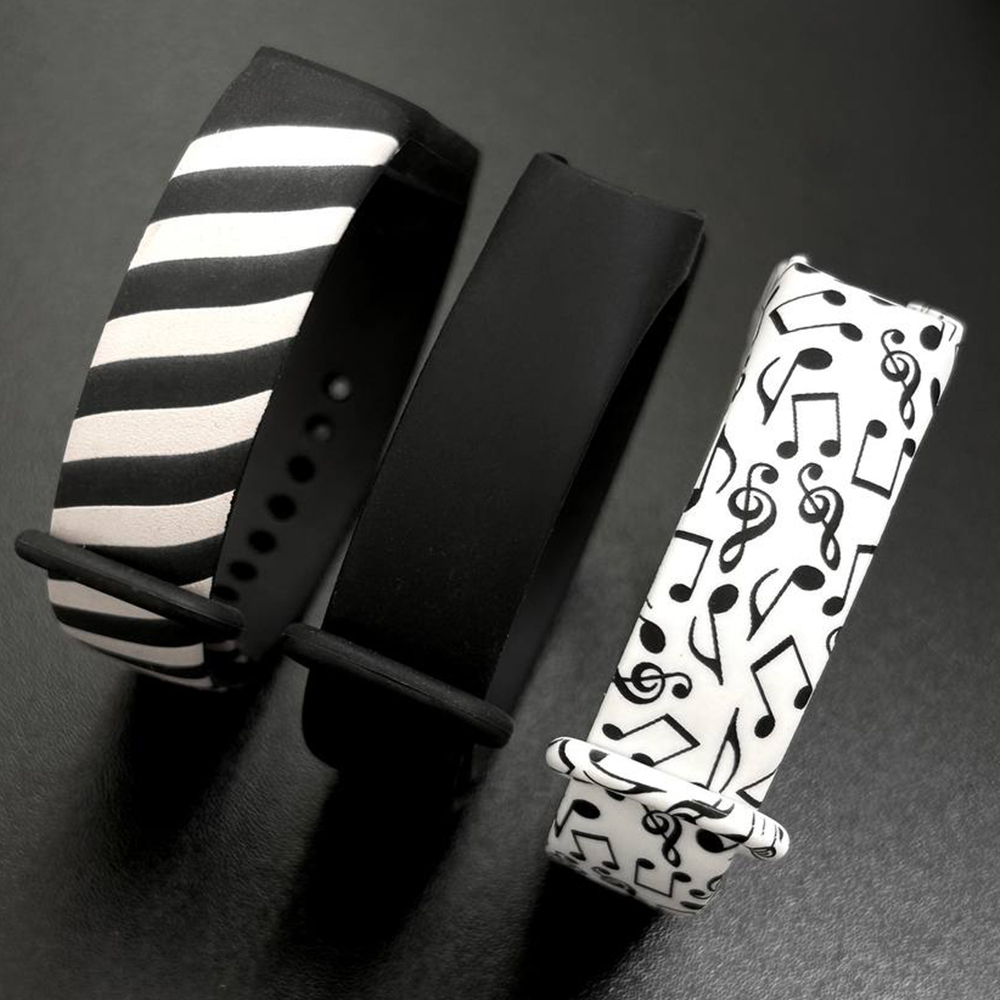 Комплект силіконових ремінців MRK Black and White Notes для фітнес браслета Xiaomi Mi Band 5/6/7 три ремінці + металева кнопка – фото, відгуки, характеристики в інтернет-магазині MoreKitov від продавця: MRK МРК| Купити в Україні: Києві, Харкові, Львові