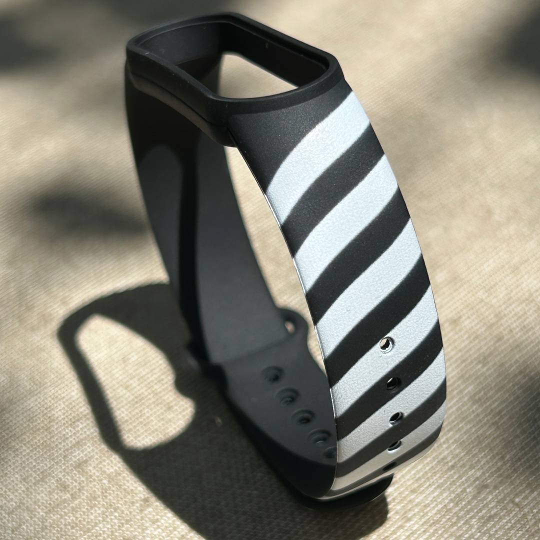 Ремінець силіконовий MRK з дизайнерським принтом Black St для фітнес браслета Xiaomi Mi Band 3/4 з металевою кнопкою Black St – фото, відгуки, характеристики в інтернет-магазині MoreKitov від продавця: MRK МРК| Купити в Україні: Києві, Харкові, Львові 2 Ремінець силіконовий MRK з дизайнерським принтом Black St для фітнес браслета Xiaomi Mi Band 3/4 з металевою кнопкою Black St – фото, відгуки, характеристики в інтернет-магазині MoreKitov від продавця: MRK МРК| Купити в Україні: Києві, Харкові, Львові 2