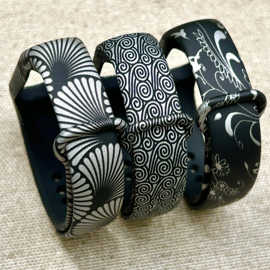 Комплект силіконових ремінців Black Vintage для фітнес браслета Xiaomi Mi Band 5/6/7 з металевою кнопкою (три ремінці) – фото, відгуки, характеристики в інтернет-магазині MoreKitov від продавця: MRK МРК| Купити в Україні: Києві, Харкові, Львові