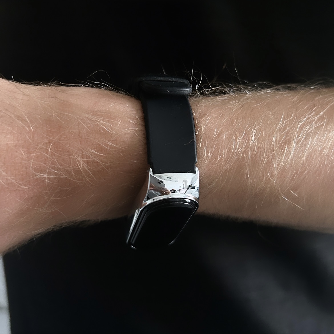 Силіконовий ремінець з металевою капсулою Mi Jobs Premium Comfort для фітнес браслета Xiaomi Mi Band 3 4 5 6 Чорний + срібло – фото, відгуки, характеристики в інтернет-магазині MoreKitov від продавця: MRK МРК| Купити в Україні: Києві, Харкові, Львові 3 Силіконовий ремінець з металевою капсулою Mi Jobs Premium Comfort для фітнес браслета Xiaomi Mi Band 3 4 5 6 Чорний + срібло – фото, відгуки, характеристики в інтернет-магазині MoreKitov від продавця: MRK МРК| Купити в Україні: Києві, Харкові, Львові 3