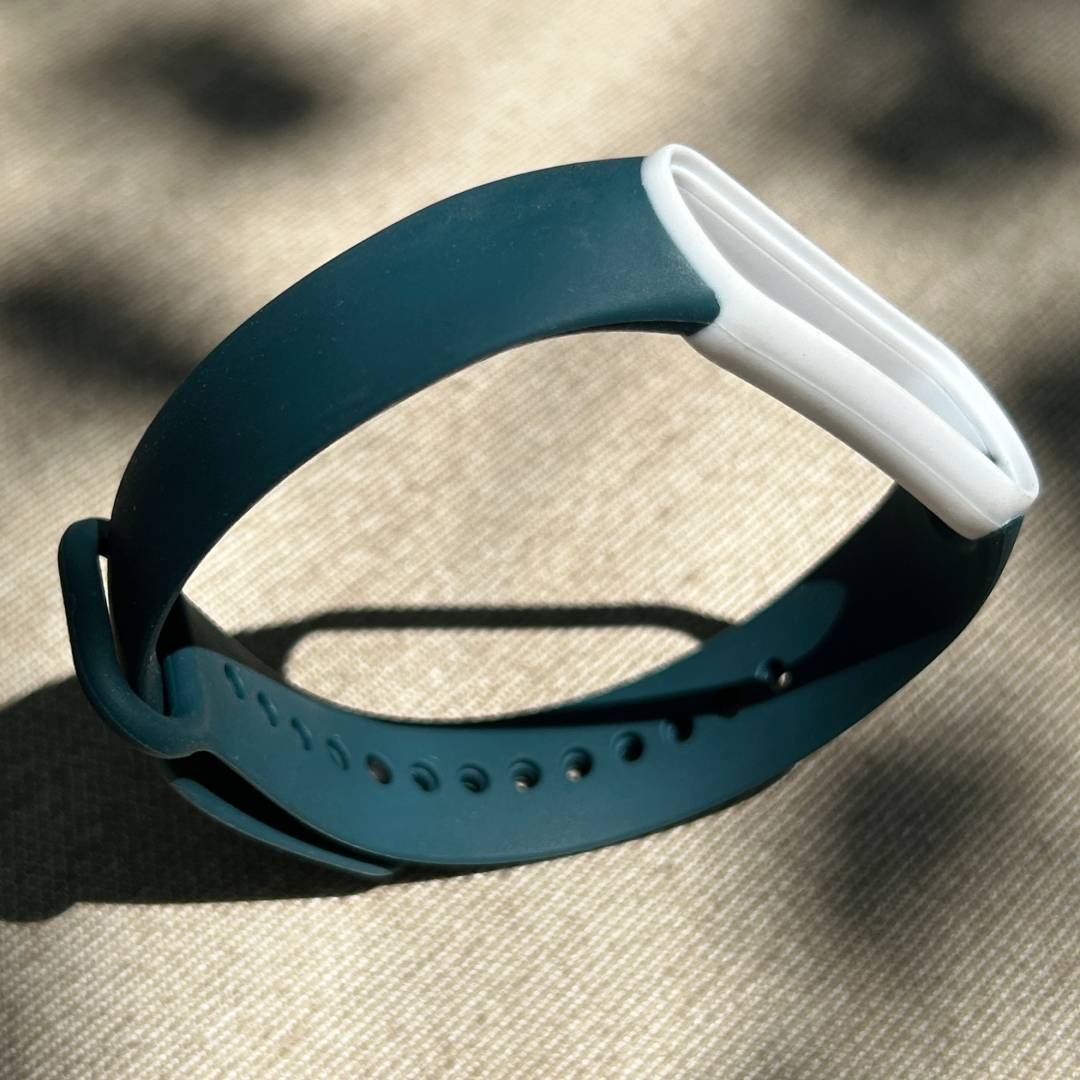 Ремінець силіконовий MRK Double Color для фітнесу браслета Xiaomi Mi Band 5/6 з металевою кнопкою Double Color – фото, відгуки, характеристики в інтернет-магазині MoreKitov від продавця: MRK МРК| Купити в Україні: Києві, Харкові, Львові