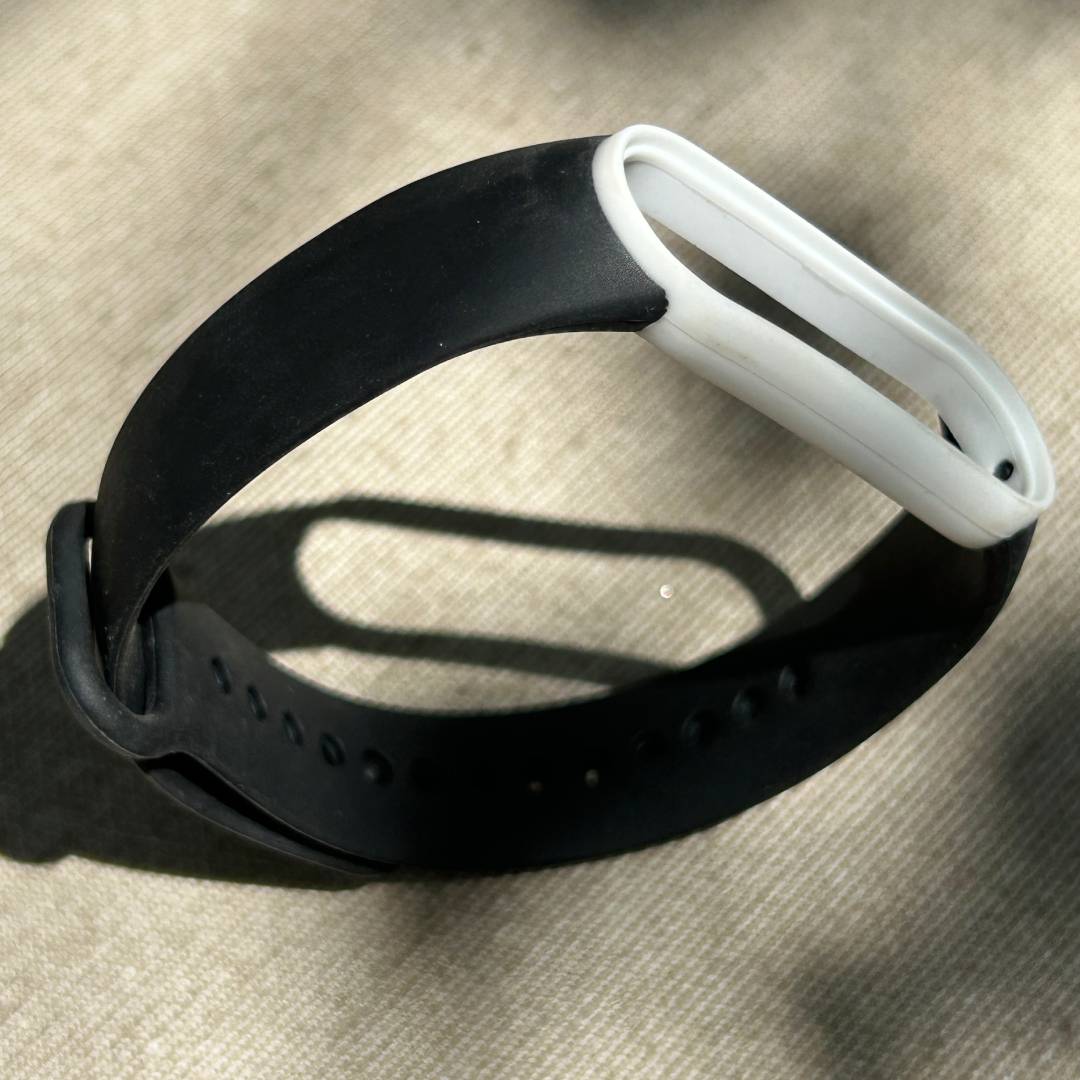 Ремінець силіконовий MRK Double Color для фітнесу браслета Xiaomi Mi Band 5/6 з металевою кнопкою Чорно-білий Double Color – фото, відгуки, характеристики в інтернет-магазині MoreKitov від продавця: MRK МРК| Купити в Україні: Києві, Харкові, Львові Ремінець силіконовий MRK Double Color для фітнесу браслета Xiaomi Mi Band 5/6 з металевою кнопкою Чорно-білий Double Color – фото, відгуки, характеристики в інтернет-магазині MoreKitov від продавця: MRK МРК| Купити в Україні: Києві, Харкові, Львові