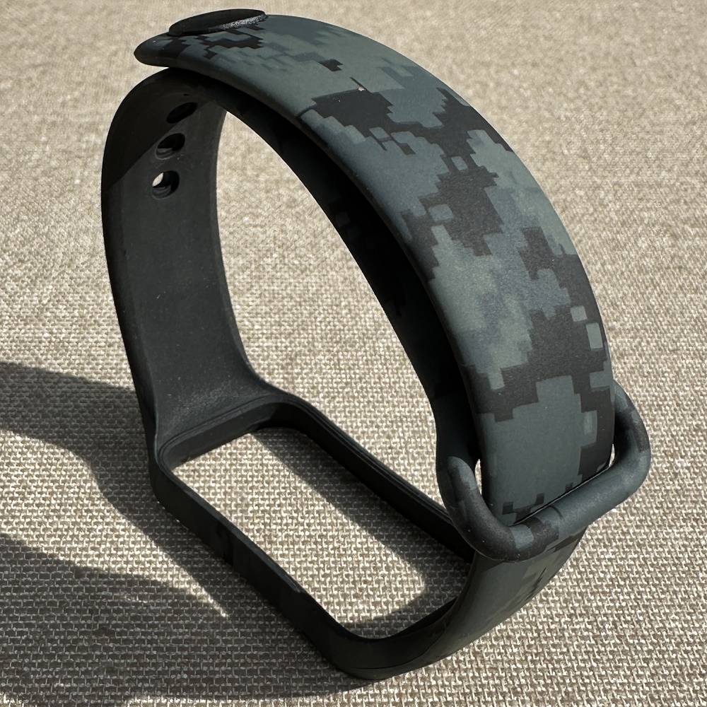 Силіконовий ремінець MRK для Mi Smart Band 8 Active/ Redmi Smart Band 2 із дизайнерським принтом камуфляж піксель – фото, відгуки, характеристики в інтернет-магазині MoreKitov від продавця: MRK МРК| Купити в Україні: Києві, Харкові, Львові