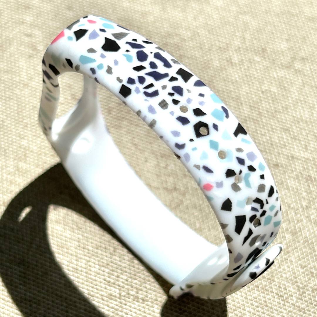 Ремінець силіконовий MRK з дизайнерським принтом Marble для фітнес браслета Xiaomi Mi Band 5/6 з металевою кнопкою Білий Marble – фото, відгуки, характеристики в інтернет-магазині MoreKitov від продавця: MRK МРК| Купити в Україні: Києві, Харкові, Львові Ремінець силіконовий MRK з дизайнерським принтом Marble для фітнес браслета Xiaomi Mi Band 5/6 з металевою кнопкою Білий Marble – фото, відгуки, характеристики в інтернет-магазині MoreKitov від продавця: MRK МРК| Купити в Україні: Києві, Харкові, Львові