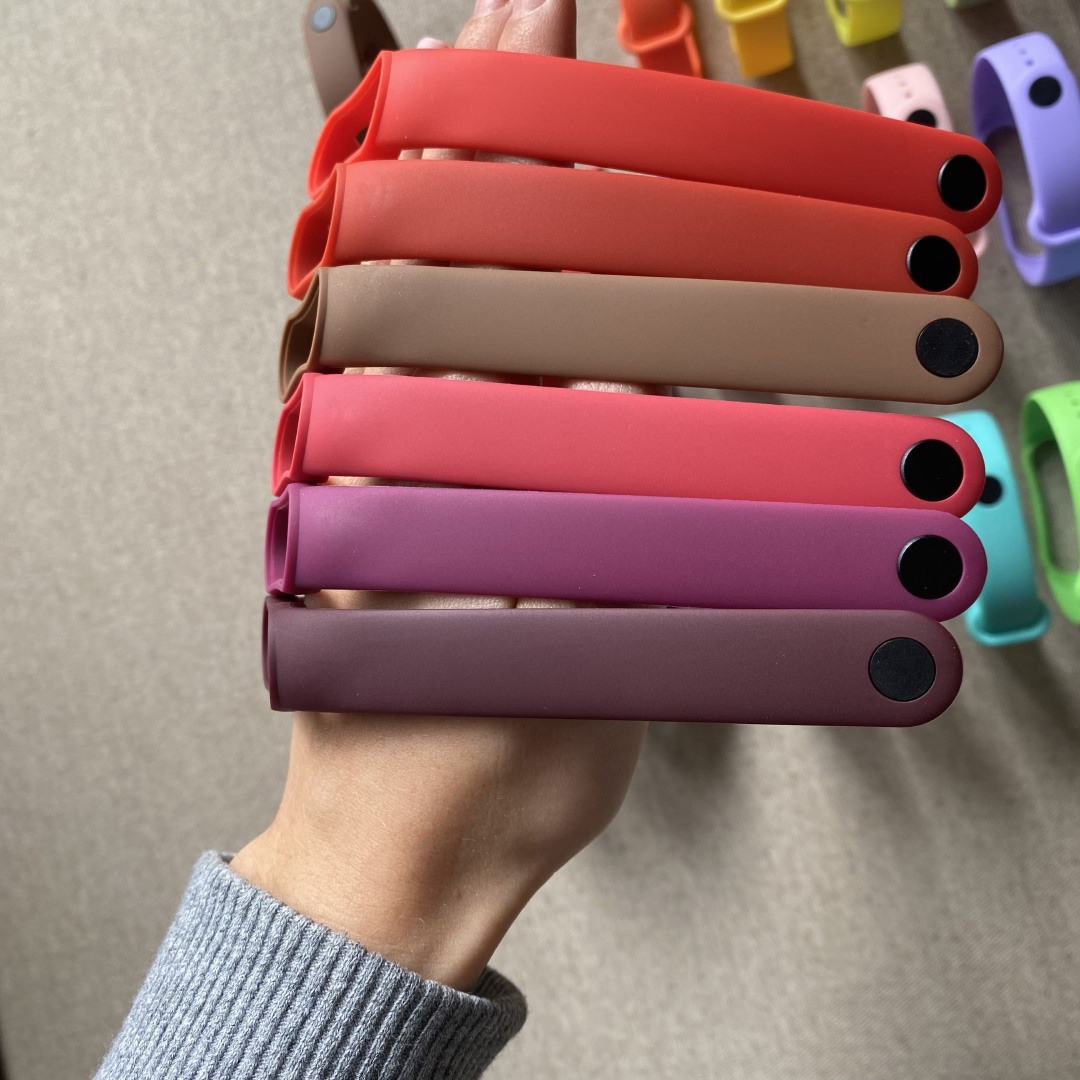 Силіконовий ремінець MRK для фітнесу браслета Xiaomi Mi Band 6/5 марсала (13) з металевою кнопкою – фото, відгуки, характеристики в інтернет-магазині MoreKitov від продавця: MRK МРК| Купити в Україні: Києві, Харкові, Львові 2 Силіконовий ремінець MRK для фітнесу браслета Xiaomi Mi Band 6/5 марсала (13) з металевою кнопкою – фото, відгуки, характеристики в інтернет-магазині MoreKitov від продавця: MRK МРК| Купити в Україні: Києві, Харкові, Львові 2