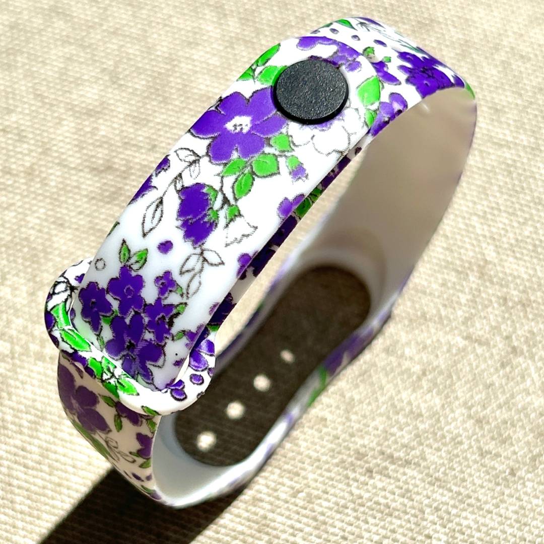 Ремінець силіконовий MRK із дизайнерським принтом Violet Flowers для фітнес браслета Xiaomi Mi Band 5/6 з металевою кнопкою Violet Flowers – фото, відгуки, характеристики в інтернет-магазині MoreKitov від продавця: MRK МРК| Купити в Україні: Києві, Харкові, Львові 3 Ремінець силіконовий MRK із дизайнерським принтом Violet Flowers для фітнес браслета Xiaomi Mi Band 5/6 з металевою кнопкою Violet Flowers – фото, відгуки, характеристики в інтернет-магазині MoreKitov від продавця: MRK МРК| Купити в Україні: Києві, Харкові, Львові 3