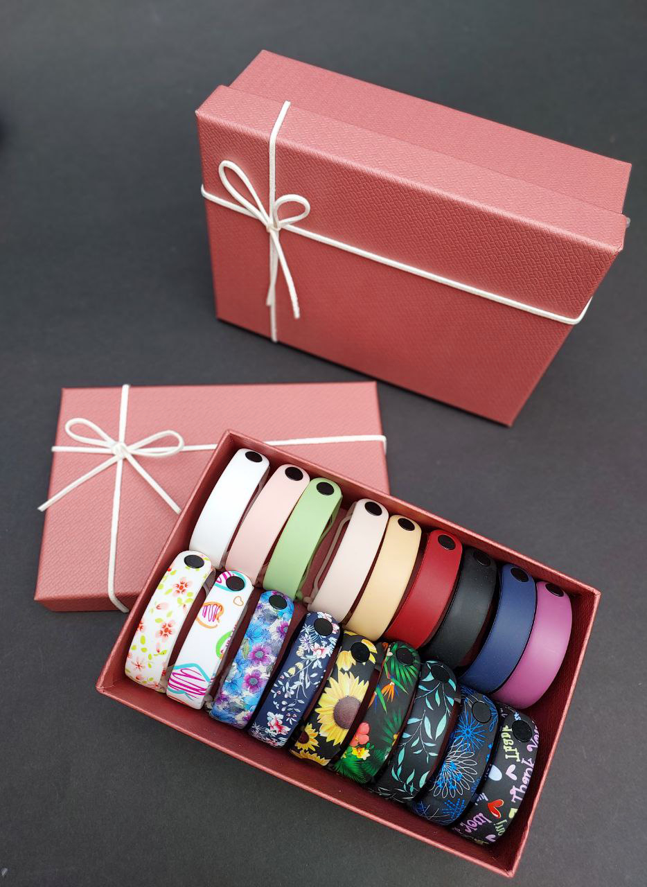 Комплект силіконових ремінців для Xiaomi Mi Band 3/4/5/6/7 Present ForU у святковій коробочці (18 ремінців + 10 металевих кнопок) – фото, відгуки, характеристики в інтернет-магазині MoreKitov від продавця: MRK МРК| Купити в Україні: Києві, Харкові, Львові 3 Комплект силіконових ремінців для Xiaomi Mi Band 3/4/5/6/7 Present ForU у святковій коробочці (18 ремінців + 10 металевих кнопок) – фото, відгуки, характеристики в інтернет-магазині MoreKitov від продавця: MRK МРК| Купити в Україні: Києві, Харкові, Львові 3