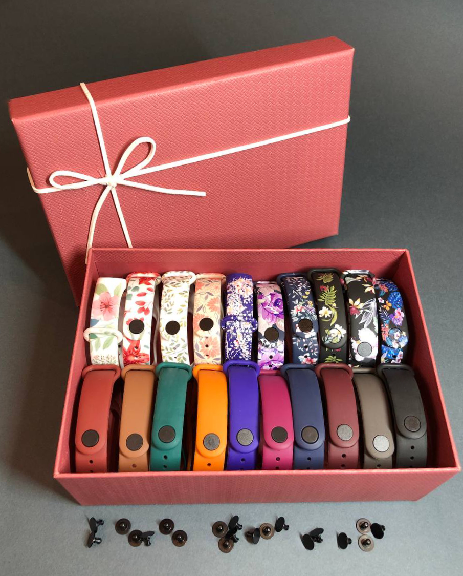 Комплект силіконових ремінців жіночий для Xiaomi Mi Band 3/4/5/6/7 Present ForU у святковій коробочці (20 ремінців + 20 металевих кнопок) – фото, відгуки, характеристики в інтернет-магазині MoreKitov від продавця: MRK МРК| Купити в Україні: Києві, Харкові, Львові 4 Комплект силіконових ремінців жіночий для Xiaomi Mi Band 3/4/5/6/7 Present ForU у святковій коробочці (20 ремінців + 20 металевих кнопок) – фото, відгуки, характеристики в інтернет-магазині MoreKitov від продавця: MRK МРК| Купити в Україні: Києві, Харкові, Львові 4