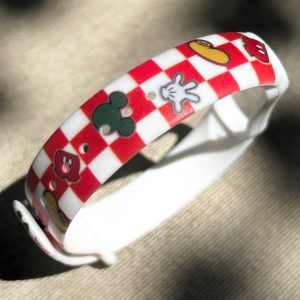 Ремешок силиконовый MRK с дизайнерским принтом Mickey Mouse 03 для фитнес браслета Xiaomi Mi Band 5/6 с металлической кнопкой Mickey Mouse 03 – фото, отзывы, характеристики в интернет-магазине MoreKitov МореКитов от продавца: MRK МРК| Купить в Украине: Киеве, Харькове, Львове
