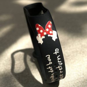 Ремешок силиконовый MRK с дизайнерским принтом Minnie Bow для фитнес браслета Xiaomi Mi Band 5/6 с металлической кнопкой Черный Minnie Bow – фото, отзывы, характеристики в интернет-магазине MoreKitov МореКитов от продавца: MRK МРК| Купить в Украине: Киеве, Харькове, Львове