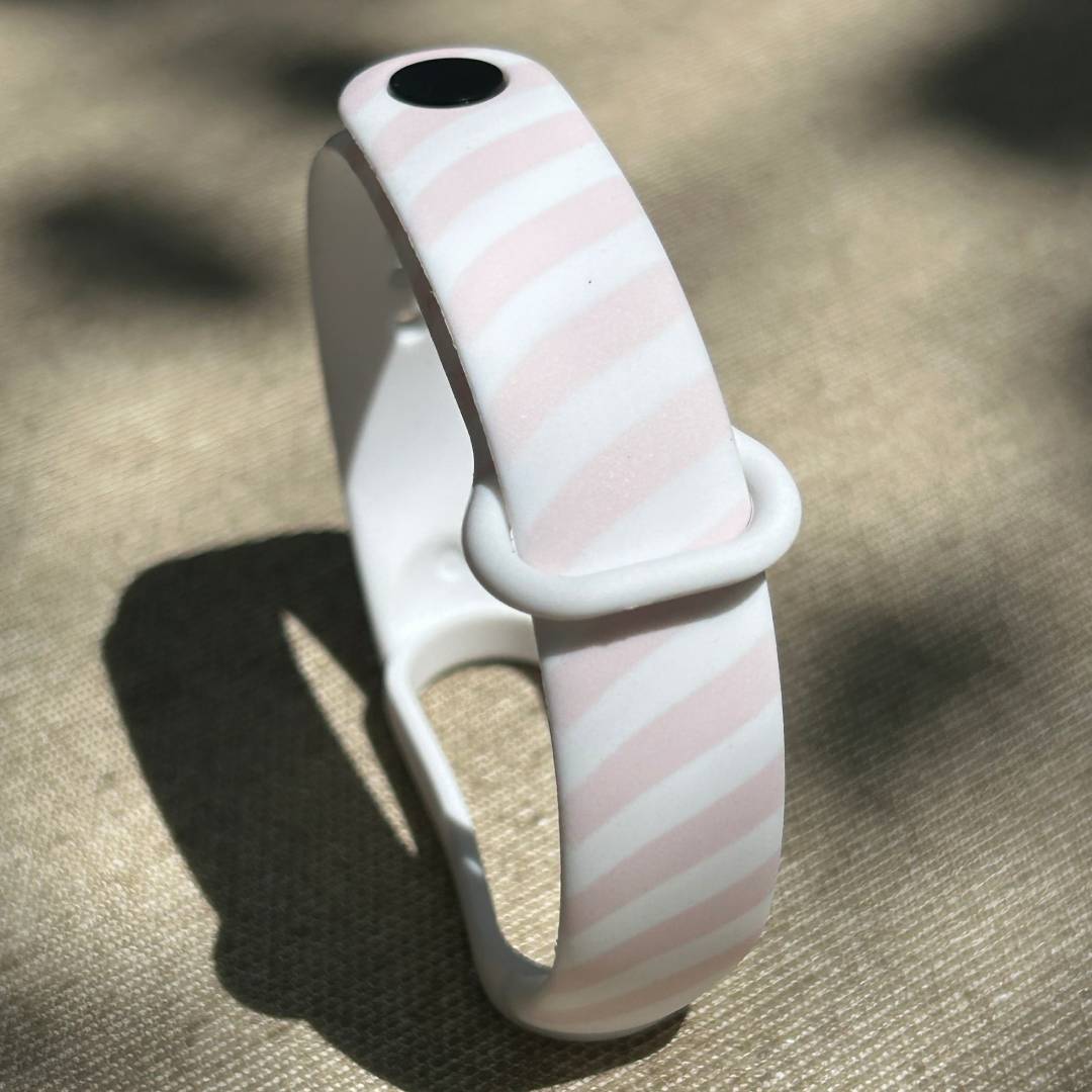 Ремешок силиконовый MRK с дизайнерским принтом Pink St для фитнес браслета Xiaomi Mi Band 3/4 с металлической кнопкой Pink St – фото, отзывы, характеристики в интернет-магазине MoreKitov МореКитов от продавца: MRK МРК| Купить в Украине: Киеве, Харькове, Львове 3 Ремешок силиконовый MRK с дизайнерским принтом Pink St для фитнес браслета Xiaomi Mi Band 3/4 с металлической кнопкой Pink St – фото, отзывы, характеристики в интернет-магазине MoreKitov МореКитов от продавца: MRK МРК| Купить в Украине: Киеве, Харькове, Львове 3