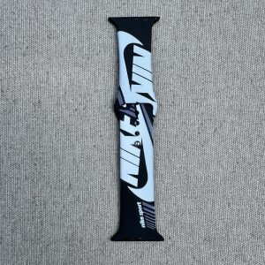 Ремешок силиконовый для Apple Watch 2/3/4/4/5/6/7/8/9/9/SE, 38/40/41мм с металлической кнопкой Black and White – фото, отзывы, характеристики в интернет-магазине MoreKitov МореКитов от продавца: MRK МРК| Купить в Украине: Киеве, Харькове, Львове