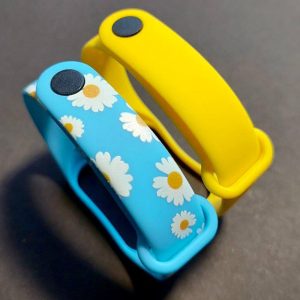 Комплект силиконовых ремешков MRK Ромашки 05 для Xiaomi Mi Band 5/6/7 (два ремешка)+ металлическая кнопка – фото, отзывы, характеристики в интернет-магазине MoreKitov МореКитов от продавца: MRK МРК| Купить в Украине: Киеве, Харькове, Львове