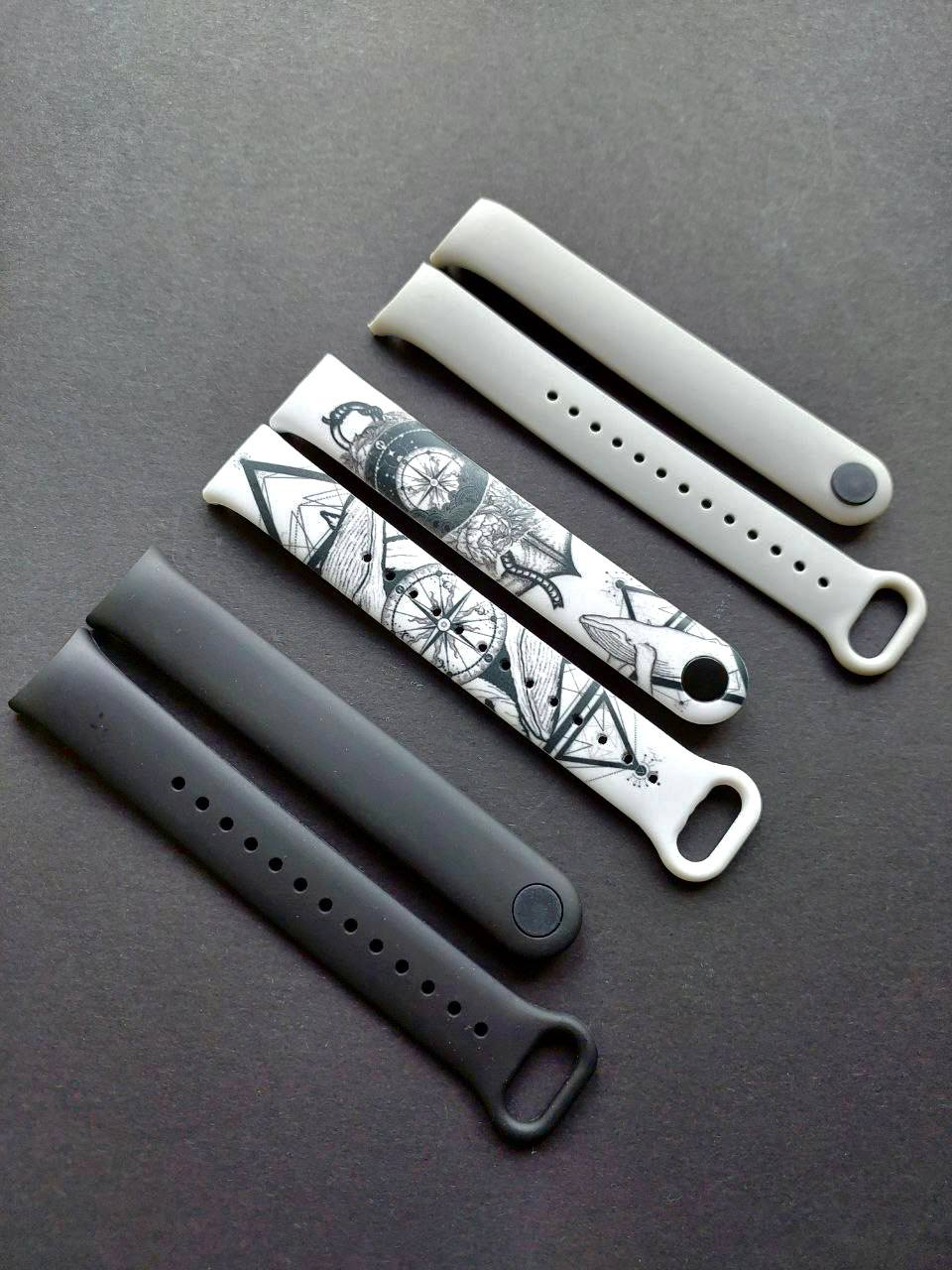 Комплект силиконовых ремешков MRK для фитнеса браслета Xiaomi Mi Band 8/9 Black Tattoo с металлическим креплением (три ремешка) + три металлические кнопки 2 Комплект силиконовых ремешков MRK для фитнеса браслета Xiaomi Mi Band 8/9 Black Tattoo с металлическим креплением (три ремешка) + три металлические кнопки 2