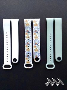 Комплект силиконовых ремешков MRK для фитнеса браслета Xiaomi Mi Band 8/9 Petit Flower Garden White Set с металлическим креплением (три ремешка) + три металлические кнопки